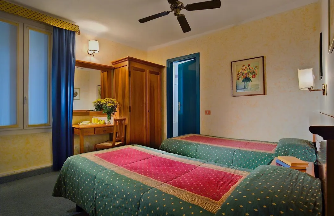 Hotel Garni Riviera-1